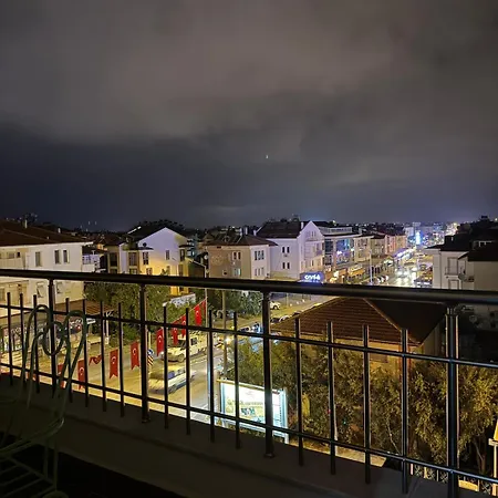 Spacious&scenic Attic In Center アパート